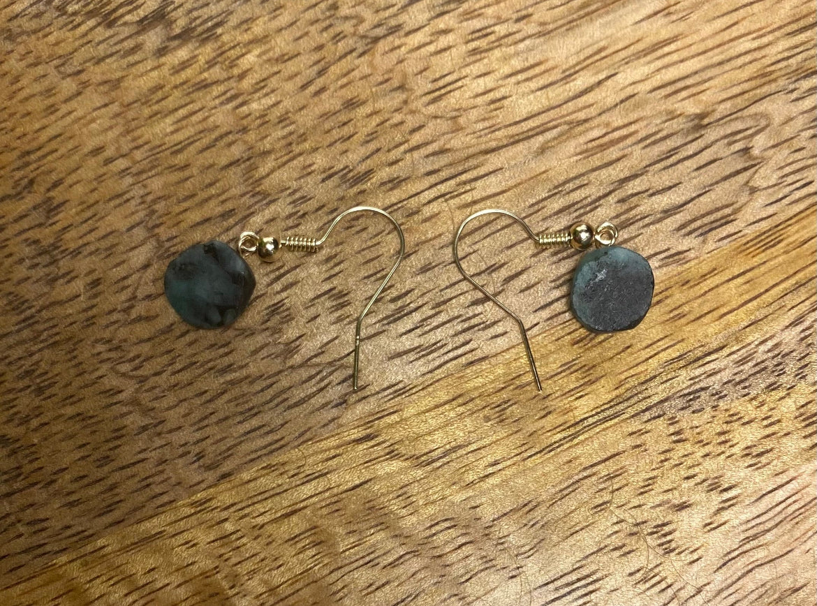 9ct Gold 10mm Emerald Dangle Earrings, 925 Sterling Silver Raw Green Emerald Drop Earrings, Natural Emerald Dangle Drop Earrings, 9k Rough Crystal