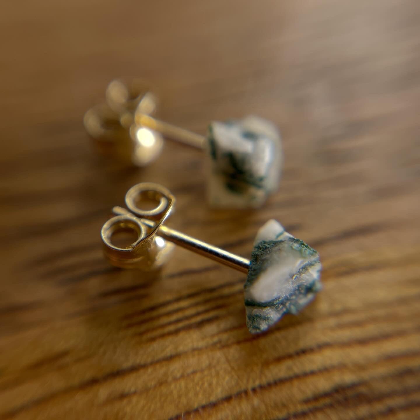 9ct or 18ct Gold Moss Agate Stud Earrings, Natural Moss Agate Earrings, Raw Crystal Earrings, Raw Moss Agate Jewellery, Minimalist Earring Studs