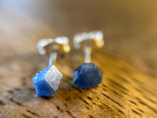 925 Silver Sapphire Stud Earrings, Raw Sapphire Earrings, Natural Crystal Earrings, September Birthstone Jewellery, Dainty Blue Sapphire Studs