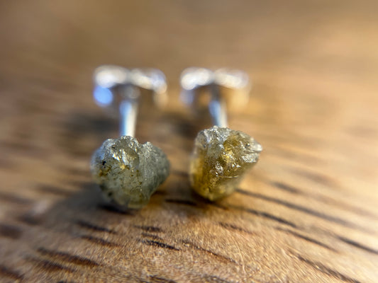 925 Silver Labradorite Stud Earrings, Raw Labradorite Earrings, Natural Crystal Earrings November Birthstone Jewellery, Dainty Green Labradorite Studs