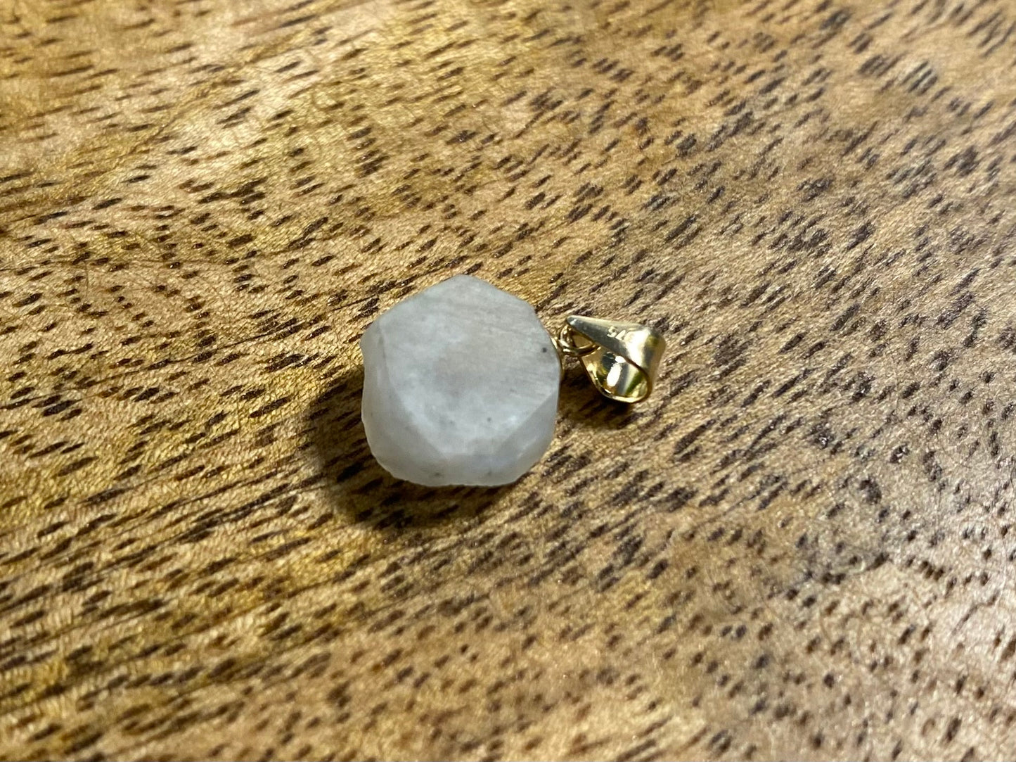 9ct Gold Moonstone Pendant, 925 Sterling Silver Pendant, 10mm Natural Rainbow Moonstone Necklace Pendant, Cute Minimalist 9k Raw Crystal Jewellery
