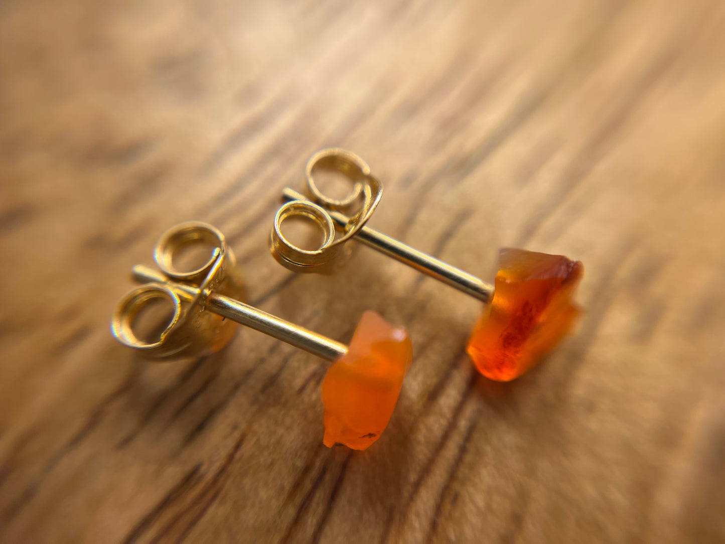 9ct or 18ct Gold Carnelian Stud Earrings, Natural Carnelian Earrings, Raw Crystal Earrings, Raw Carnelian Jewellery, Minimalist Earring Studs