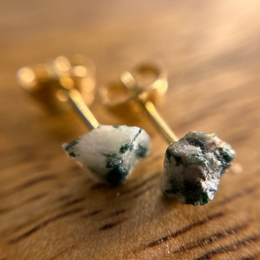 9ct or 18ct Gold Moss Agate Stud Earrings, Natural Moss Agate Earrings, Raw Crystal Earrings, Raw Moss Agate Jewellery, Minimalist Earring Studs