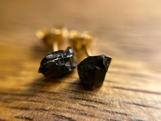 9ct or 18ct Gold Obsidian Stud Earrings, Natural Obsidian Earrings, Raw Crystal Earrings, Raw Obsidian Jewellery, Minimalist Earring Studs