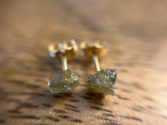 9ct or 18ct Gold Labradorite Stud Earrings, Natural Labradorite Earrings, Raw Crystal Earrings, Raw Labradorite Jewellery, Minimalist Earring Studs