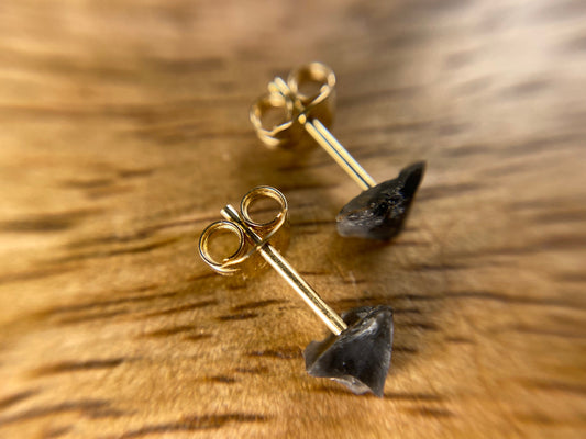 9ct or 18ct Gold Onyx Stud Earrings, Natural Onyx Earrings, Raw Crystal Earrings, Raw Onyx Jewellery, Minimalist Earring Studs